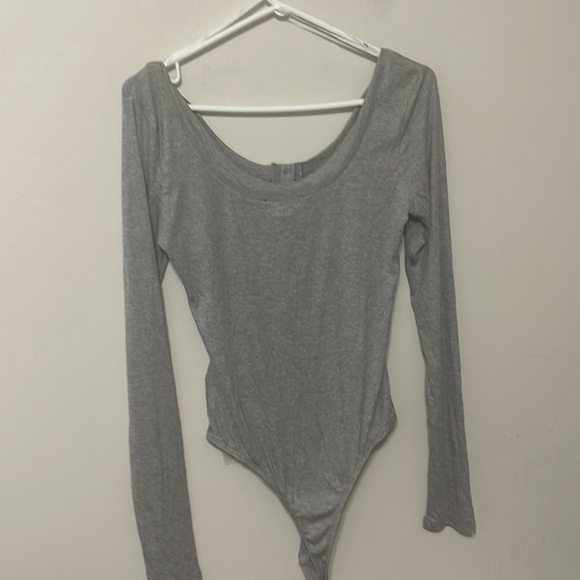 LULUS Heather Grey Long Sleeve Button-Front Bodysuit Size L - Picture 3 of 6